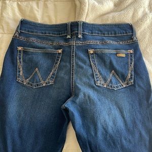 Women’s Wrangler Boot Cut Jeans dark wash 15/16 x 34